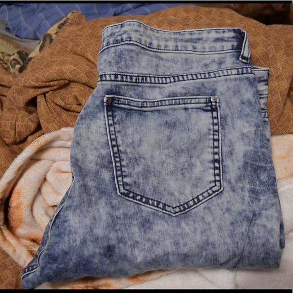 Ruff Hewn Denim - Ruff Hewn stretchy stone washed “mom” jeans